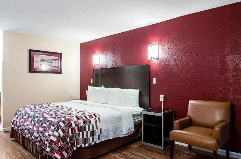 キングサイズベッドのデラックスルーム, Red Roof Inn Slidell