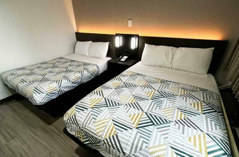 スタンダード4人部屋, Studio 6 Lafayette, La I 10 & I 49 N