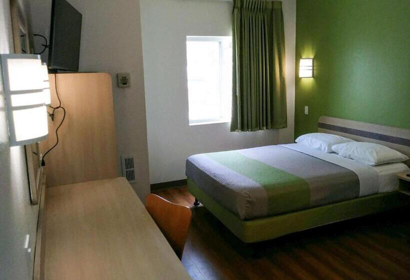 חדר סטנדרט מותאם לאדם עם מוגבלויות, Studio 6brownsville, Tx