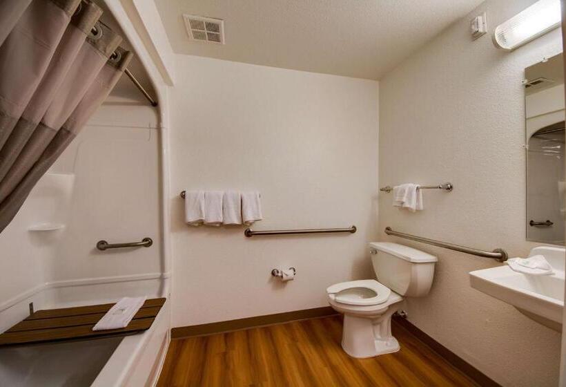 חדר סטנדרט מותאם לאדם עם מוגבלויות, Studio 6brownsville, Tx