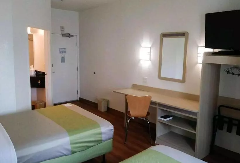 اتاق استاندارد چهار تخته, Studio 6brownsville, Tx