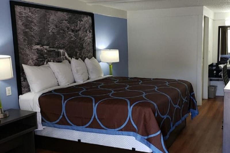 Pokój Standard Łóżko King Size, Super 8 By Wyndham Asheville/biltmore