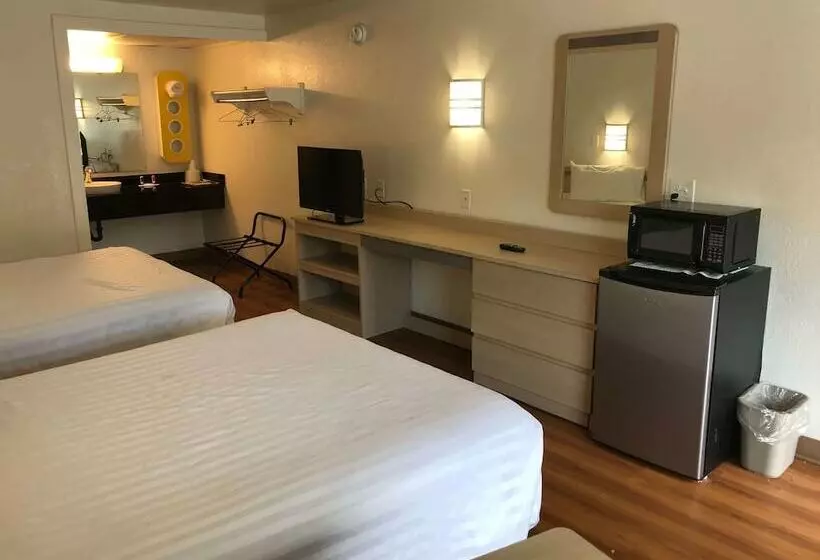 ２ダブルベッドのスタンダードルーム, Travelodge By Wyndham Fayetteville