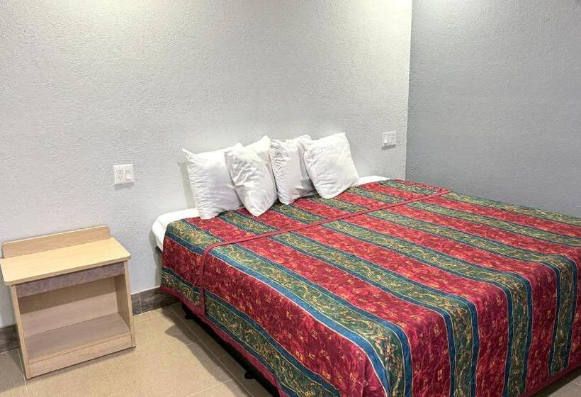 Номер Стандарт Кровать Кинг Адаптированный для Инвалидов, Xpress Inn & Extended Stays