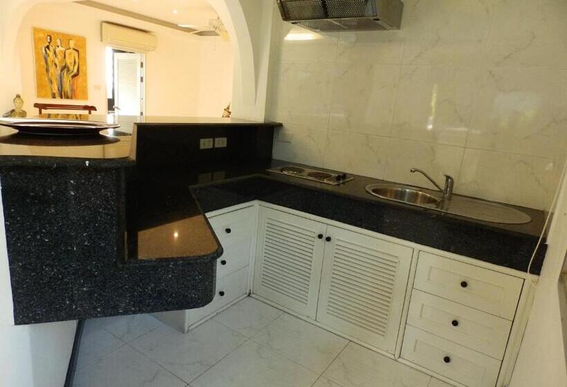 סוויטה, Serenity Lakeside Resort