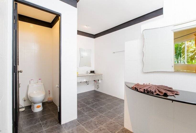 חדר משפחתי, Serenity Lakeside Resort