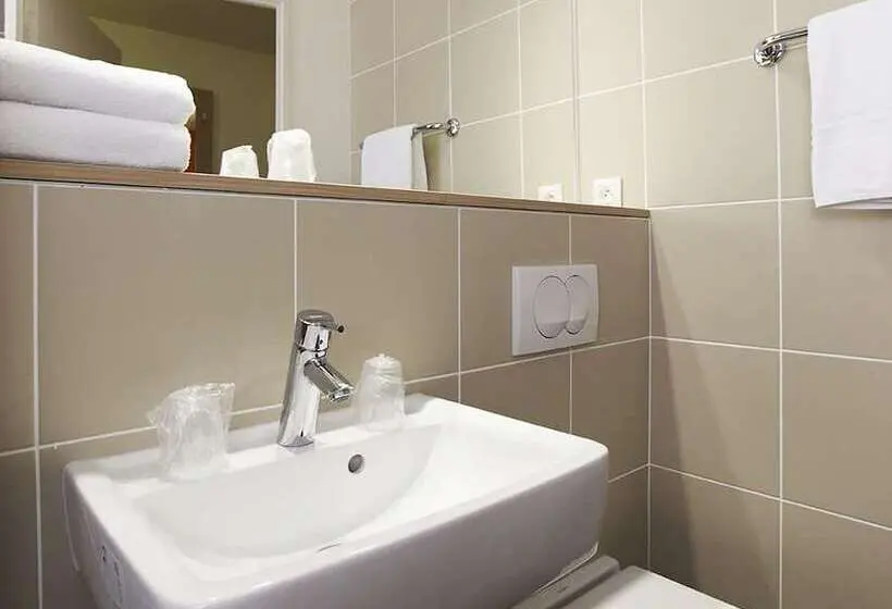 身障者適用スタンダードルーム, B&b Hotel Lyon Aéroport Saint Quentin Fallavier