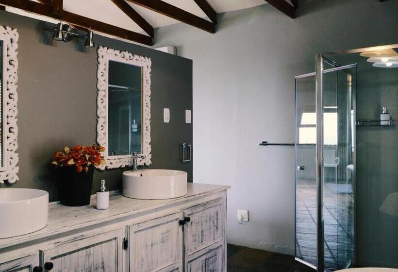 חדר דלוקס עם מיטת קינג, Sea Whisper Guest House