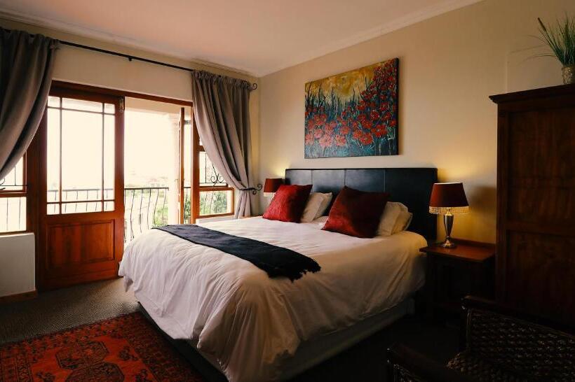 חדר דחוקס עם מיטת קינג, Sea Whisper Guest House