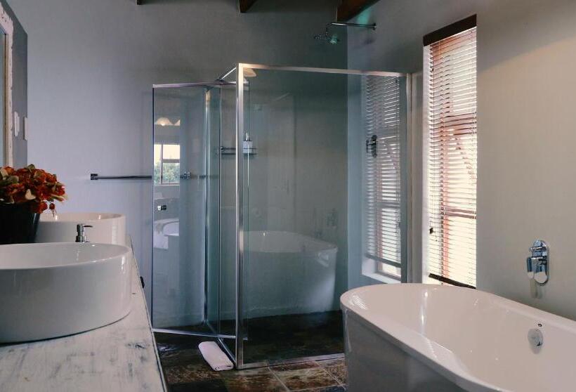 סוויטה דלוקס, Sea Whisper Guest House