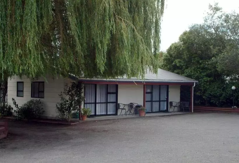 Standard-studio, Camellia Court Family Motel