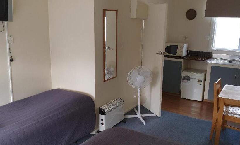 חדר סטודיו סטנדרד, Camellia Court Family Motel