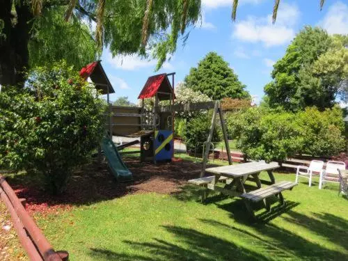 Perhehuone Jaettu Kylpyhuone, Camellia Court Family Motel