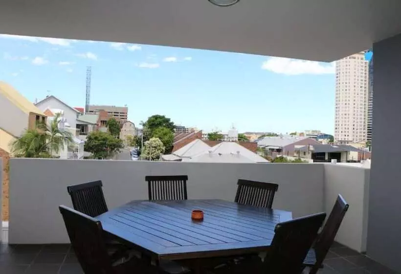 バルコニー付２ベッドルームアパートメント, Frisco Apartments