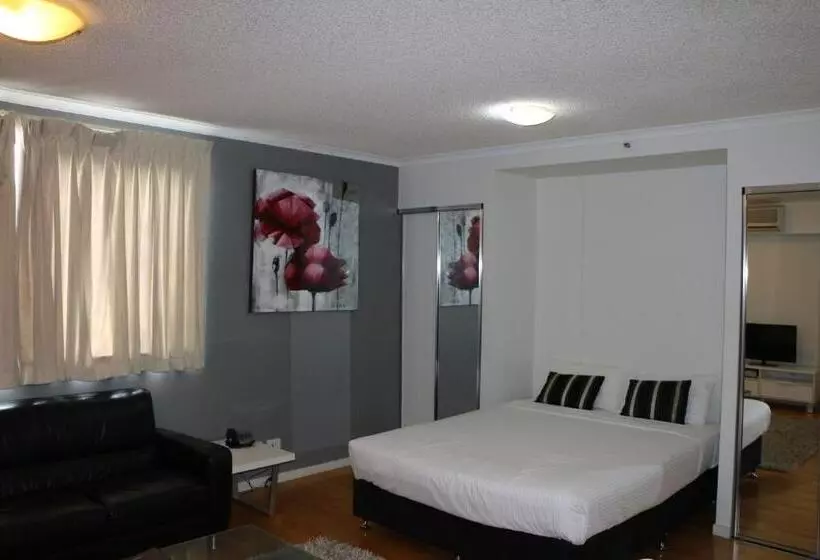 スタンダードスタジオ, Frisco Apartments