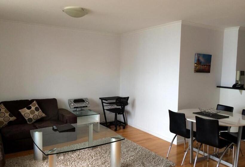 شقة غرفتين نوم مزودة بشُرفة, Frisco Apartments