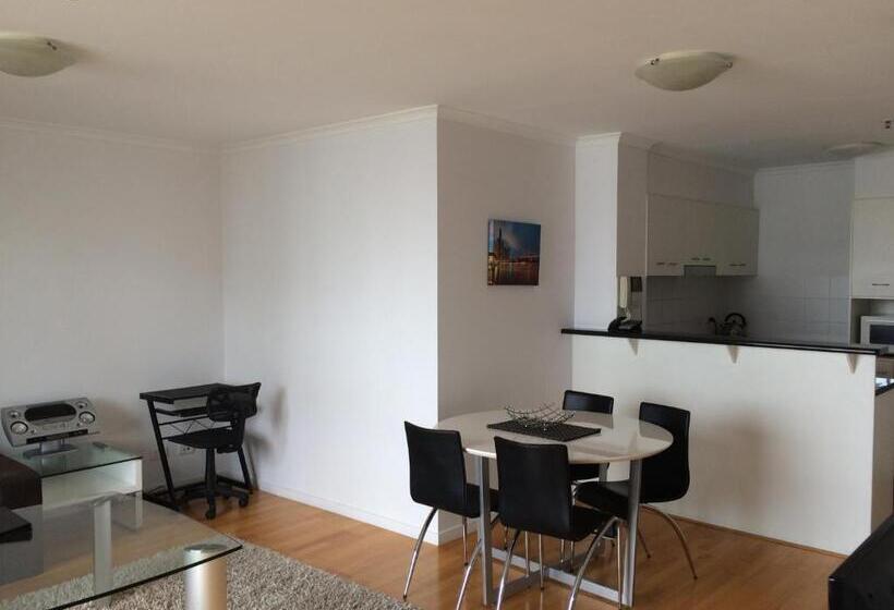 شقة غرفتين نوم مزودة بشُرفة, Frisco Apartments