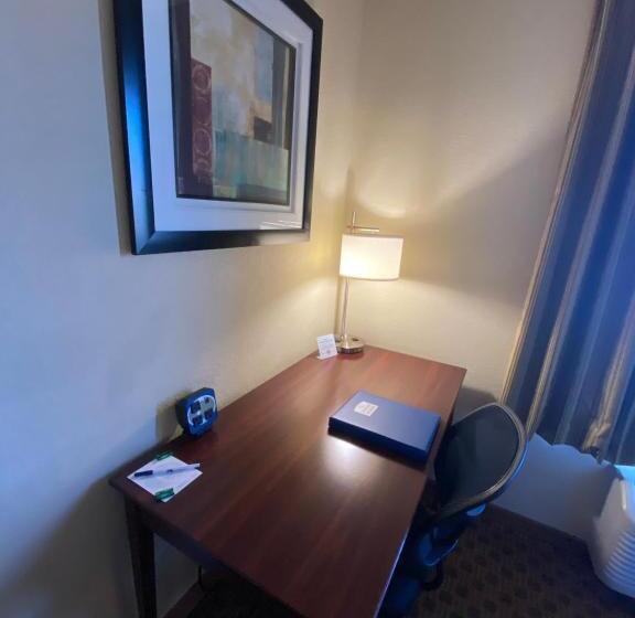 Номер Стандарт, Cobblestone Hotel & Suites   Broken Bow
