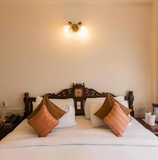 デラックスルーム, Umaid Residency  A Regal Heritage Home