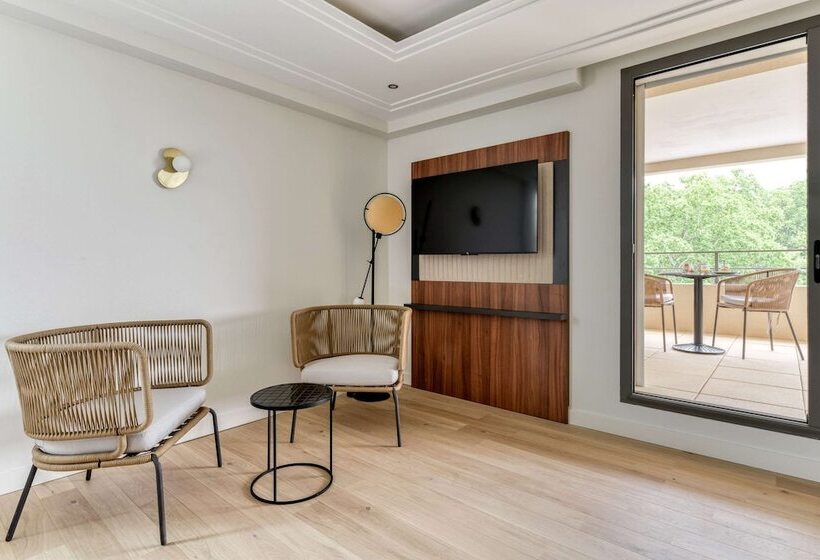 جناح جونيور ديلوكس, Zenitude Hotel La Valadiere, Ascend Hotel Collection