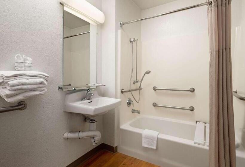 장애인을 위한 스탠다드 룸, Motel 6 Camarillo, Ca