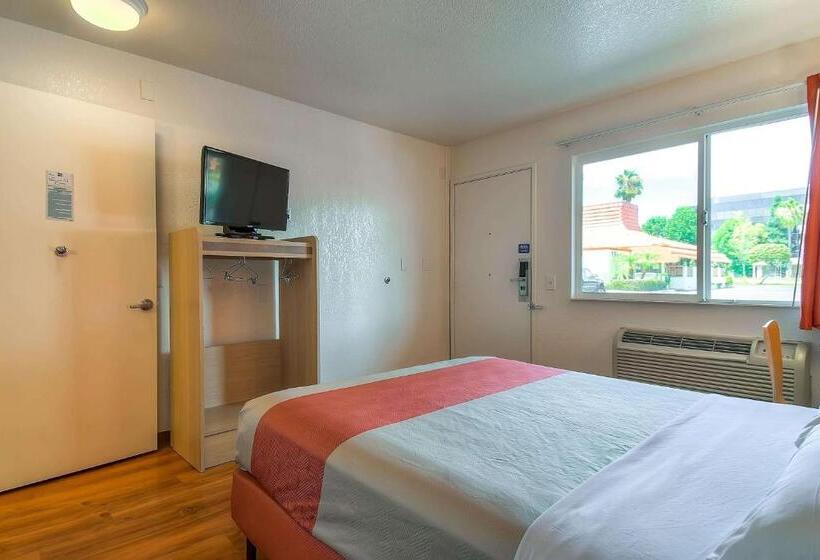 Номер Стандарт Адаптированный для Инвалидов, Motel 6 Westminster, Ca   South   Long Beach Area