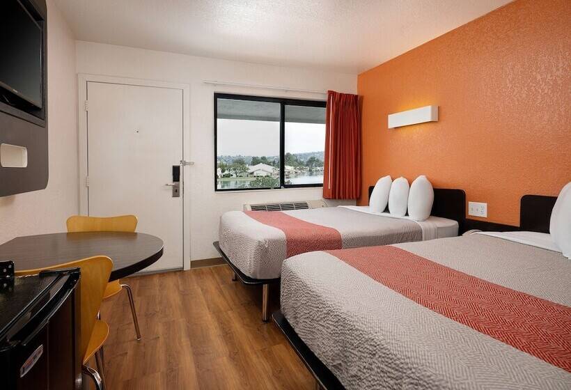 스탠다드 룸 더블 침대 2개, Motel 6 Camarillo, Ca