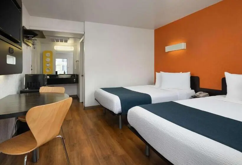 デラックスの４人部屋, Motel 6carpinteria, Ca  Santa Barbara  North