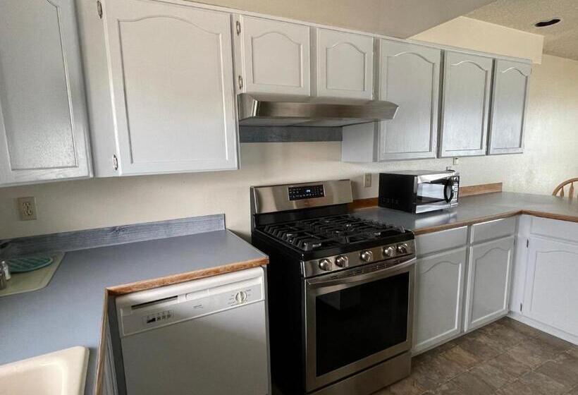 Люкс 3 Спальни, Sandcastle Beachfront