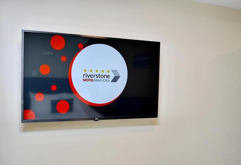 جناح مزود بجاكوزى, The Riverstone