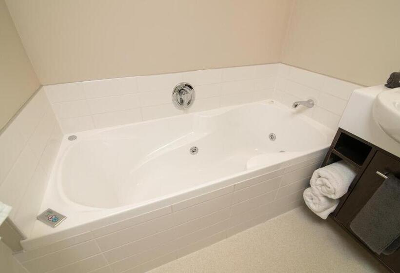 جناح غرفتين نوم, The Riverstone