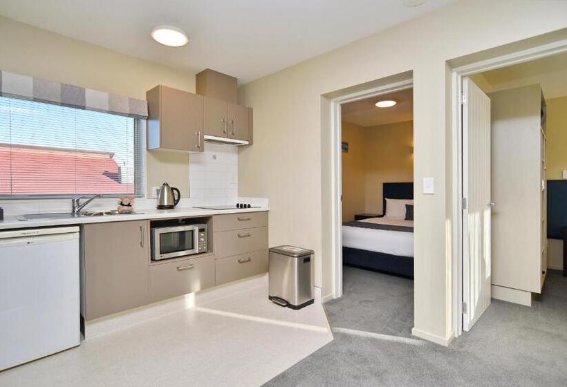 جناح غرفتين نوم, The Riverstone