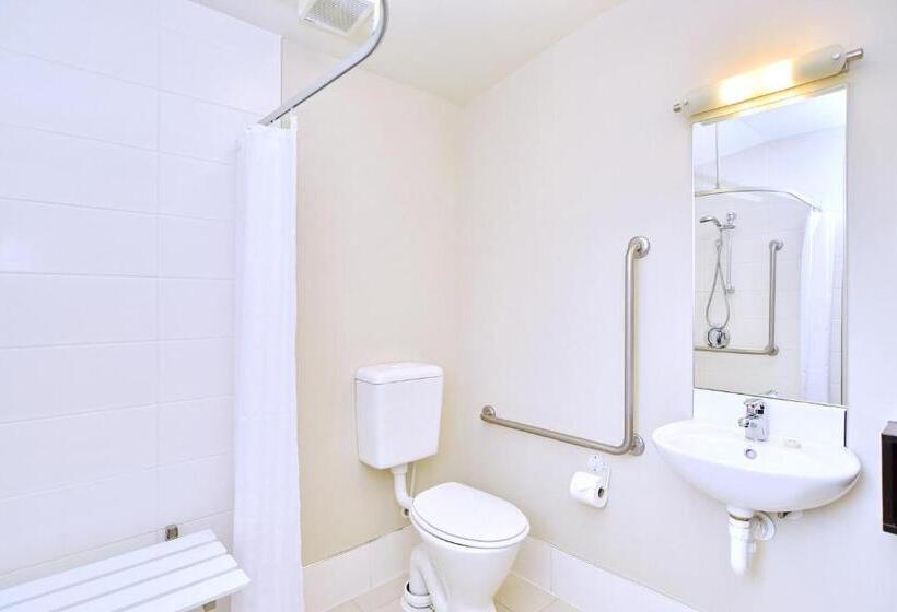 جناح لذوى الاحتياجات الخاصة, The Riverstone