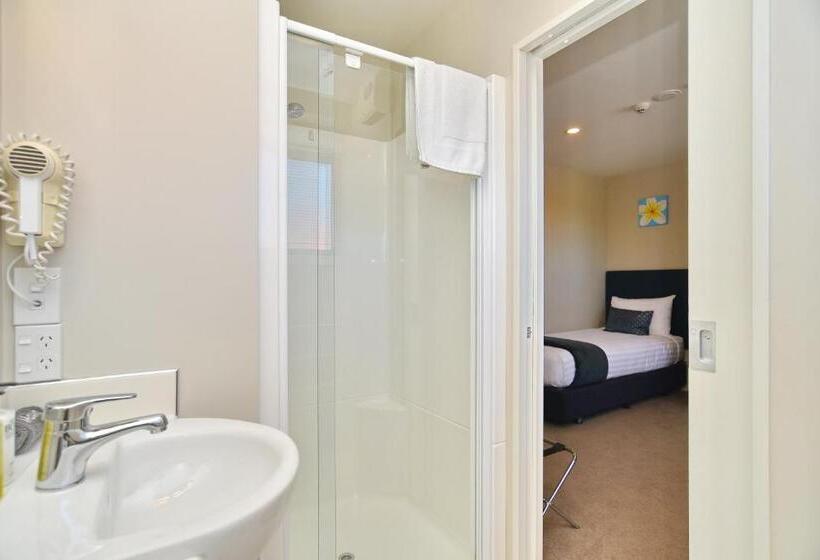 شقة 4 غرف, The Riverstone