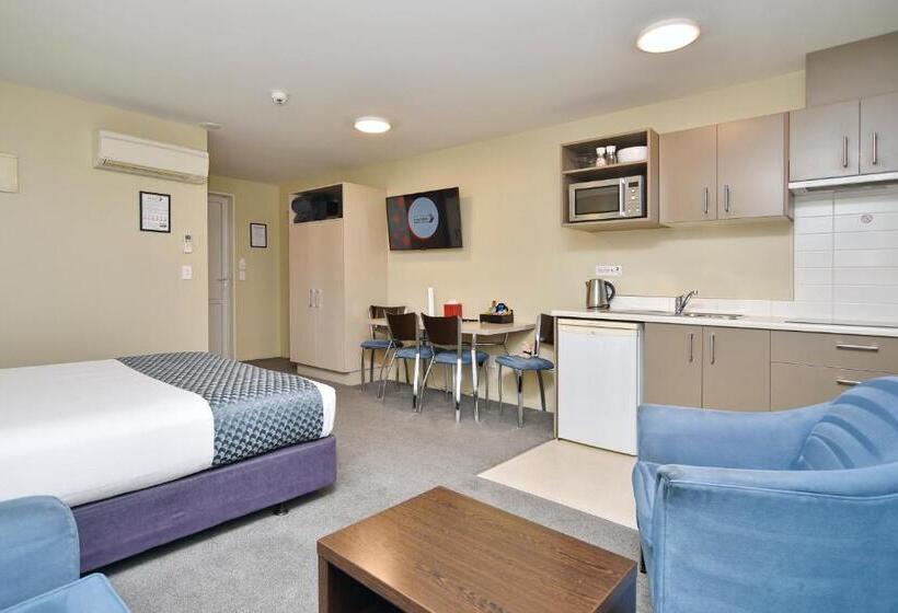 جناح مزود بجاكوزى, The Riverstone