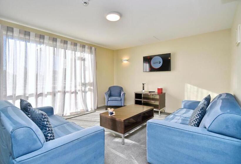 جناح غرفتين نوم, The Riverstone