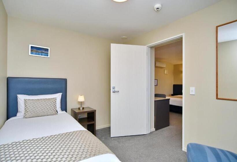 جناح لذوى الاحتياجات الخاصة, The Riverstone