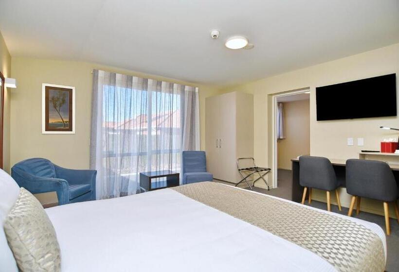 جناح لذوى الاحتياجات الخاصة, The Riverstone