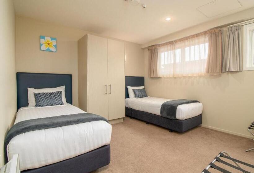 شقة 4 غرف, The Riverstone