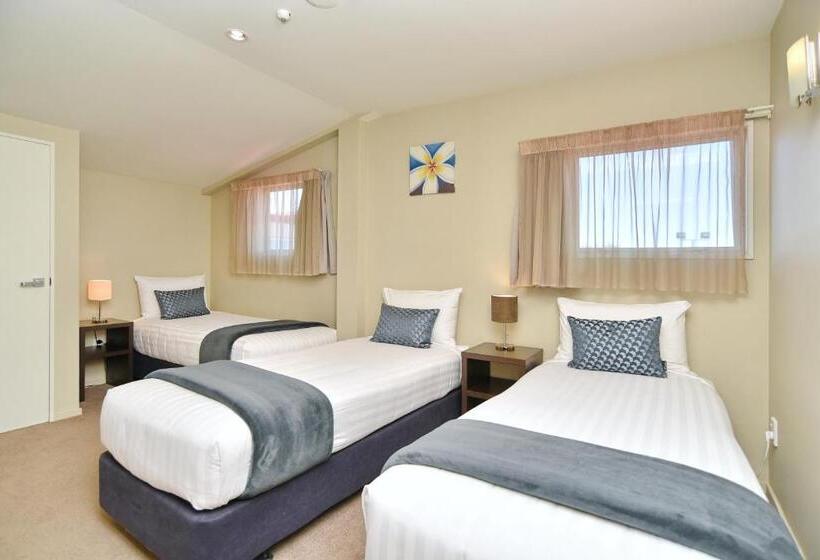 شقة 4 غرف, The Riverstone