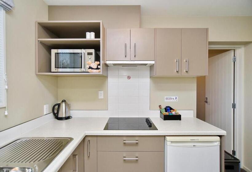 جناح غرفتين نوم, The Riverstone