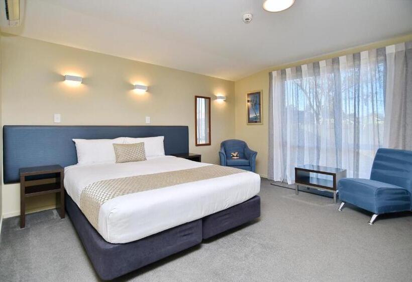 جناح لذوى الاحتياجات الخاصة, The Riverstone