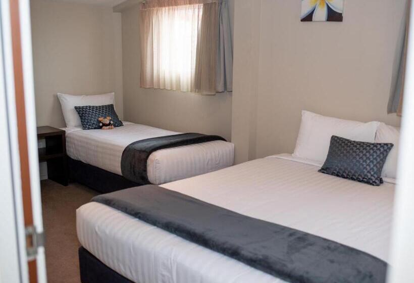 شقة 4 غرف, The Riverstone