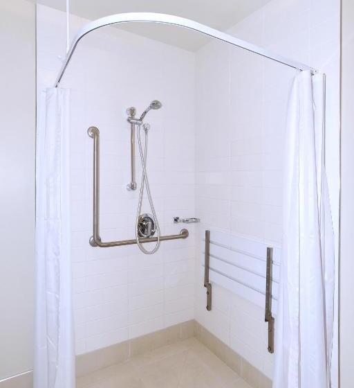 شقة 4 غرف, The Riverstone