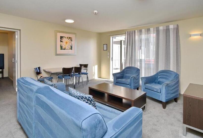 جناح غرفتين نوم, The Riverstone