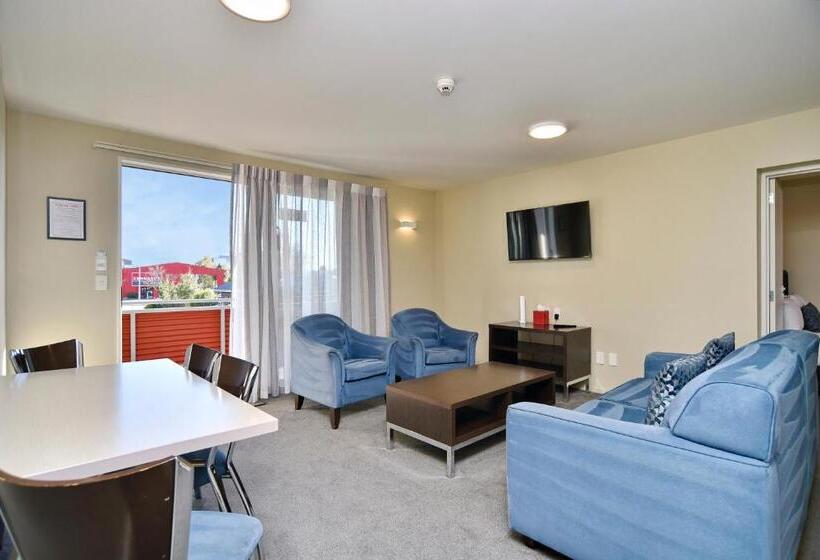 جناح غرفتين نوم, The Riverstone