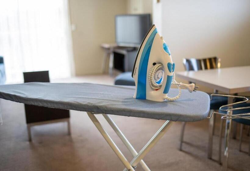 شقة 4 غرف, The Riverstone