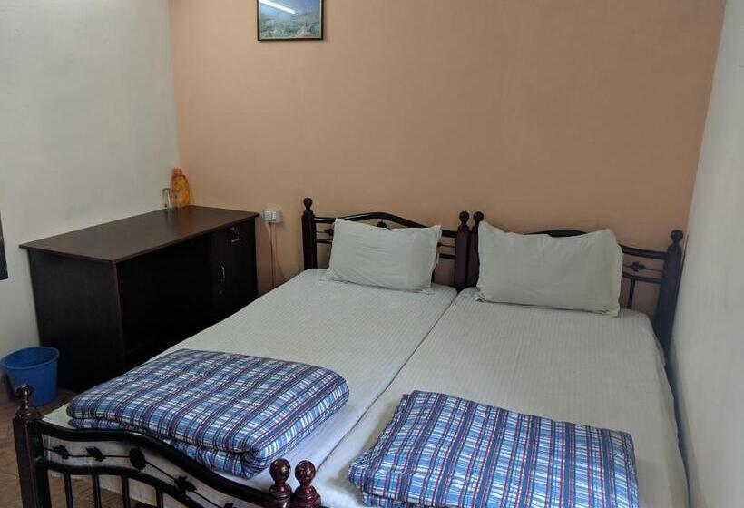 اتاق اکونومی, Reflections Guest House