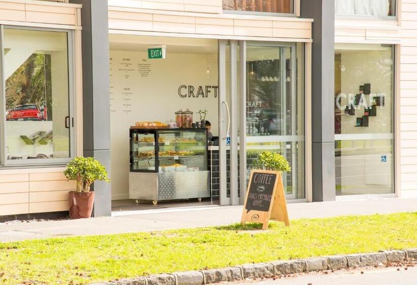 标准工作室, Quest On Beaumont