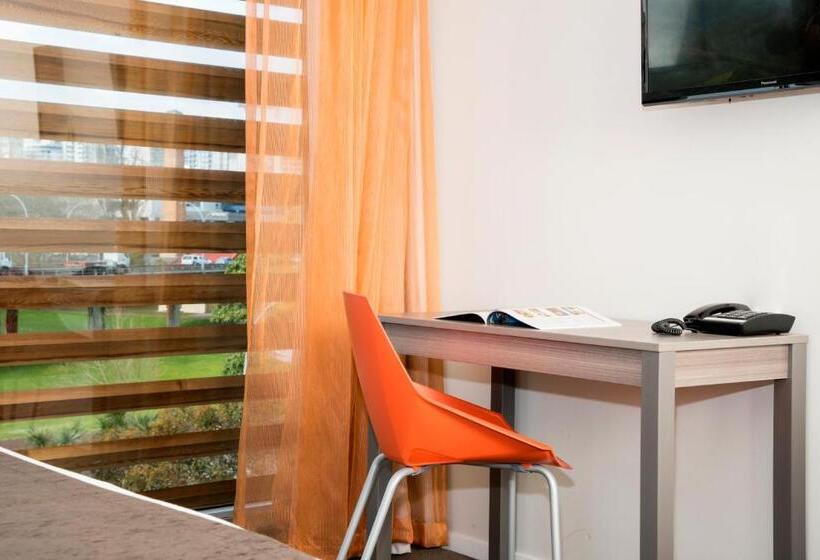 标准工作室, Quest On Beaumont